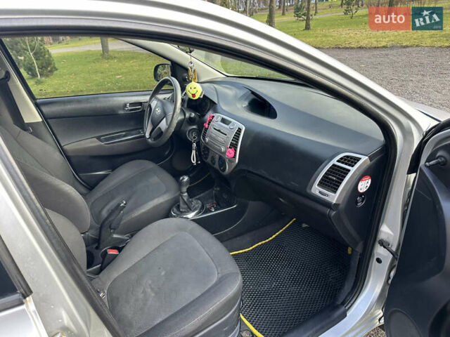 Серый Хендай и20, объемом двигателя 1.4 л и пробегом 273 тыс. км за 4999 $, фото 18 на Automoto.ua