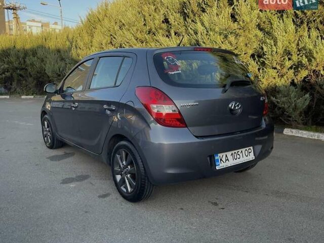 Серый Хендай и20, объемом двигателя 1.4 л и пробегом 120 тыс. км за 7800 $, фото 6 на Automoto.ua