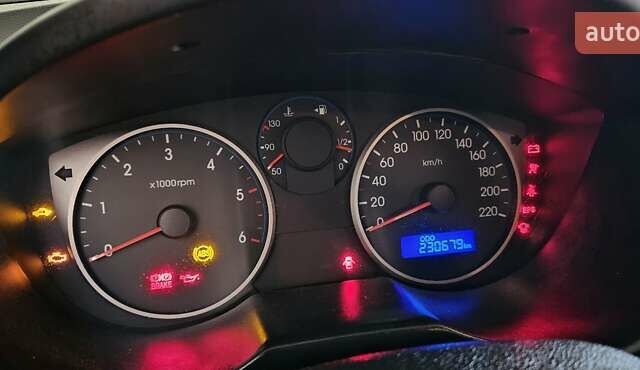 Серый Хендай и20, объемом двигателя 1.4 л и пробегом 230 тыс. км за 6500 $, фото 12 на Automoto.ua