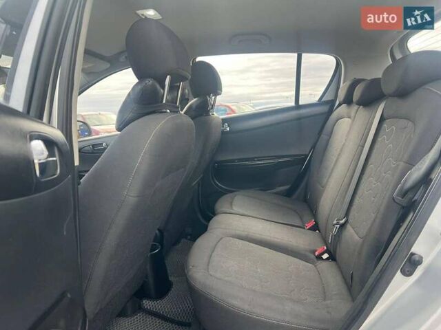 Хендай и20 2011 в Львове на Automoto.ua Серый Хендай и20, объемом двигателя 1.2 л и пробегом 184 тыс. км за 5990 $, фото 30 на Automoto.ua