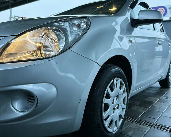 Сірий Хендай і20, об'ємом двигуна 1.25 л та пробігом 201 тис. км за 5400 $, фото 8 на Automoto.ua