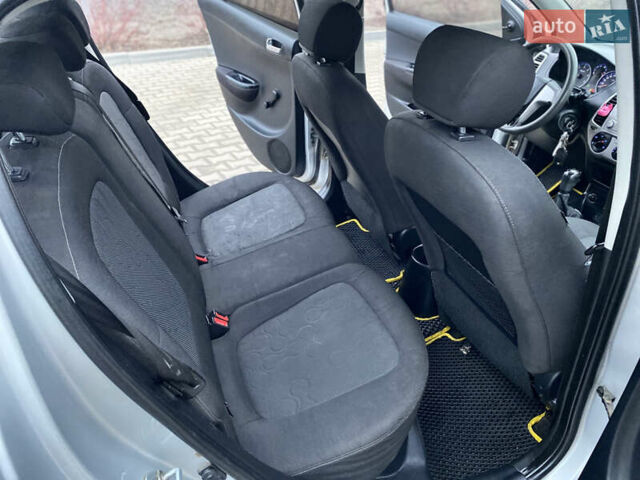 Серый Хендай и20, объемом двигателя 1.4 л и пробегом 275 тыс. км за 4999 $, фото 38 на Automoto.ua