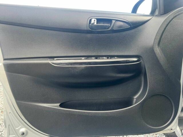 Серый Хендай и20, объемом двигателя 1.2 л и пробегом 184 тыс. км за 5990 $, фото 15 на Automoto.ua