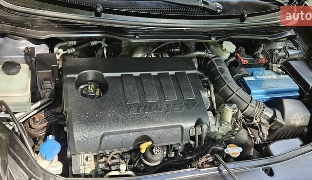 Серый Хендай и20, объемом двигателя 1.4 л и пробегом 230 тыс. км за 6500 $, фото 3 на Automoto.ua