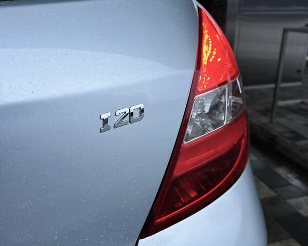 Сірий Хендай і20, об'ємом двигуна 1.25 л та пробігом 201 тис. км за 5400 $, фото 16 на Automoto.ua