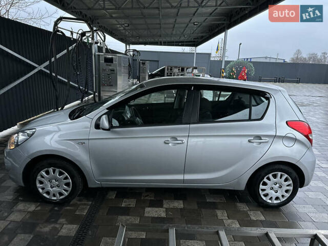 Сірий Хендай і20, об'ємом двигуна 1.25 л та пробігом 201 тис. км за 5400 $, фото 1 на Automoto.ua