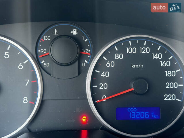 Серый Хендай и20, объемом двигателя 1.4 л и пробегом 132 тыс. км за 5500 $, фото 9 на Automoto.ua