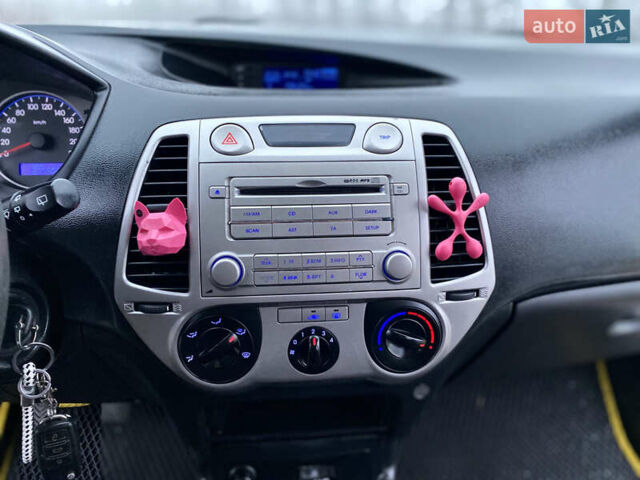 Серый Хендай и20, объемом двигателя 1.4 л и пробегом 275 тыс. км за 4999 $, фото 33 на Automoto.ua