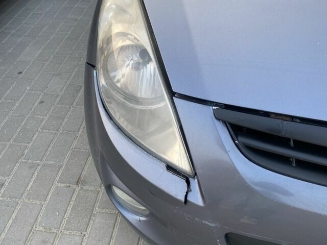 Серый Хендай и20, объемом двигателя 1.4 л и пробегом 220 тыс. км за 6000 $, фото 1 на Automoto.ua