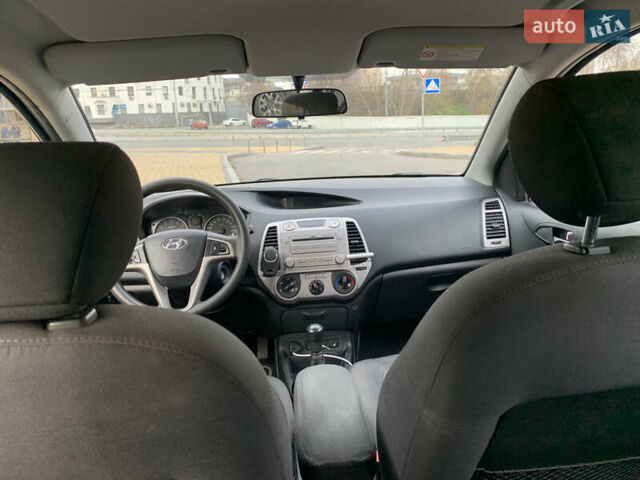 Сірий Хендай і20, об'ємом двигуна 1.2 л та пробігом 203 тис. км за 4500 $, фото 8 на Automoto.ua