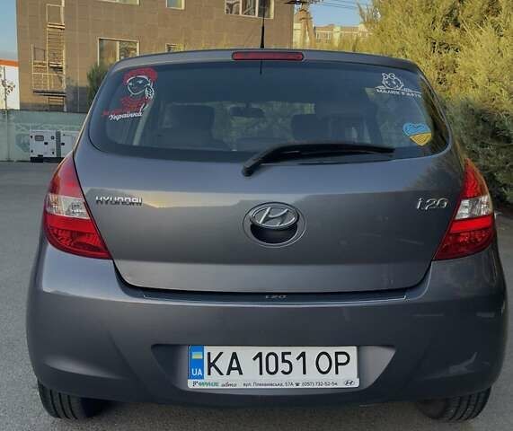 Серый Хендай и20, объемом двигателя 1.4 л и пробегом 120 тыс. км за 7800 $, фото 8 на Automoto.ua