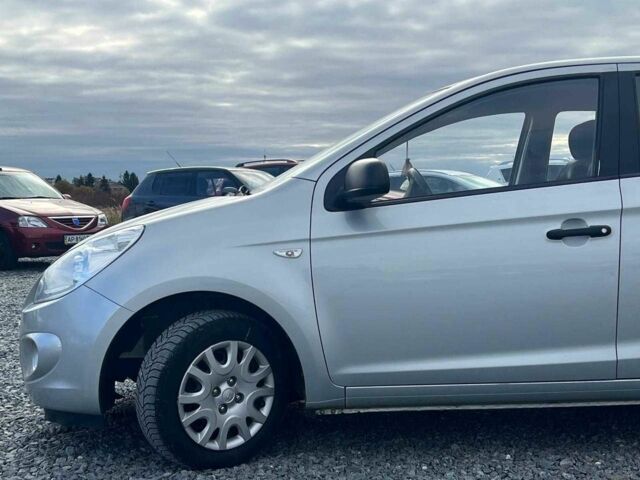 Серый Хендай и20, объемом двигателя 1.2 л и пробегом 184 тыс. км за 5990 $, фото 4 на Automoto.ua