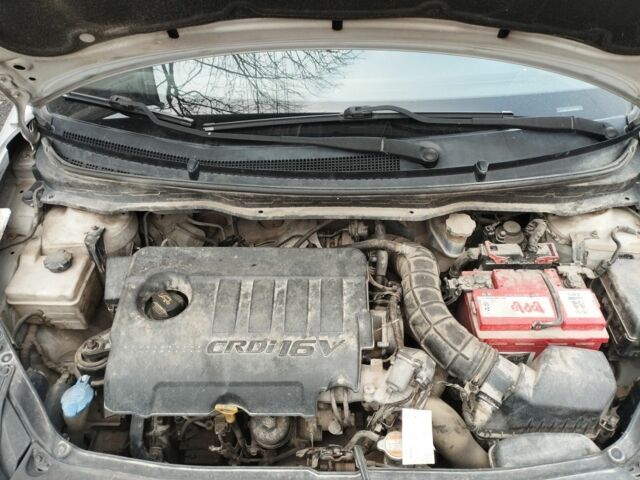 Серый Хендай и20, объемом двигателя 1.4 л и пробегом 274 тыс. км за 5000 $, фото 7 на Automoto.ua