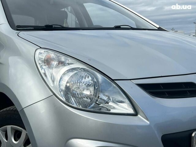 Хендай и20 2011 в Львове на Automoto.ua Серый Хендай и20, объемом двигателя 1.2 л и пробегом 184 тыс. км за 5990 $, фото 12 на Automoto.ua