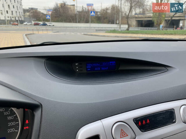 Сірий Хендай і20, об'ємом двигуна 1.2 л та пробігом 203 тис. км за 4500 $, фото 10 на Automoto.ua