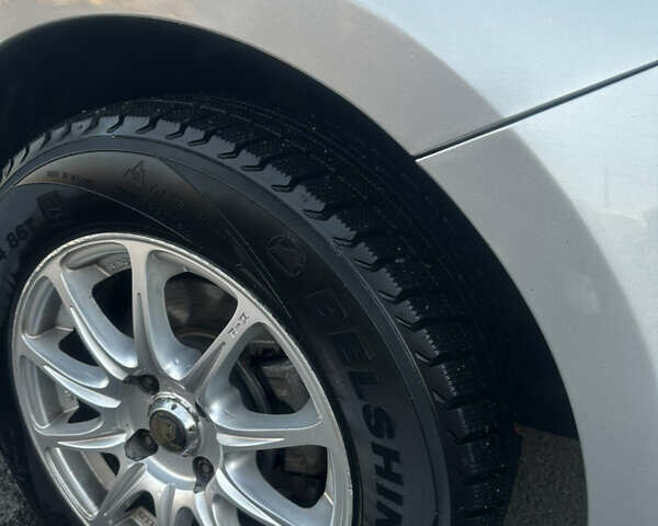 Серый Хендай и20, объемом двигателя 1.4 л и пробегом 132 тыс. км за 5500 $, фото 11 на Automoto.ua