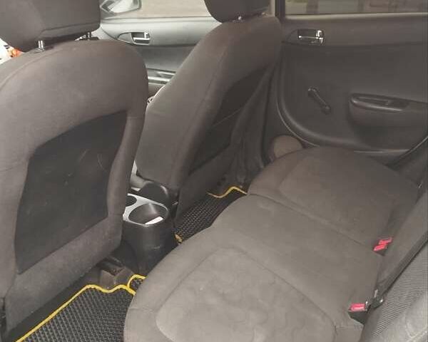 Серый Хендай и20, объемом двигателя 1.4 л и пробегом 274 тыс. км за 5200 $, фото 9 на Automoto.ua