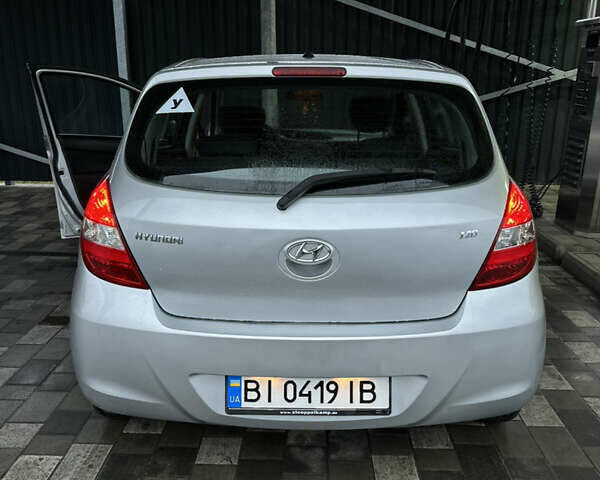 Сірий Хендай і20, об'ємом двигуна 1.25 л та пробігом 200 тис. км за 5500 $, фото 10 на Automoto.ua
