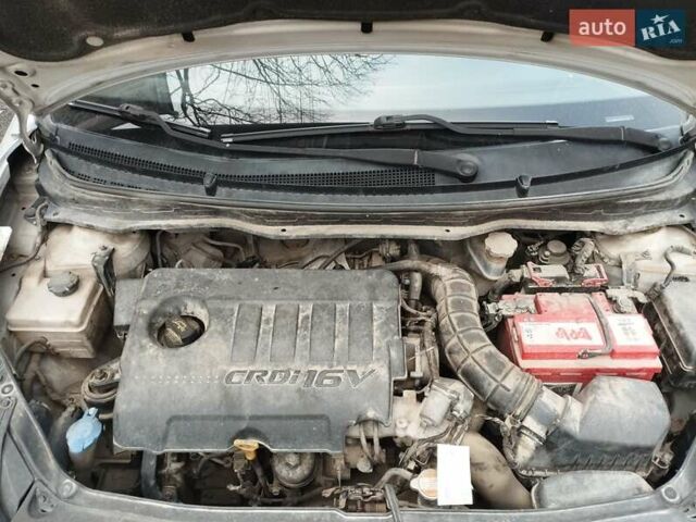 Серый Хендай и20, объемом двигателя 1.4 л и пробегом 274 тыс. км за 5200 $, фото 8 на Automoto.ua