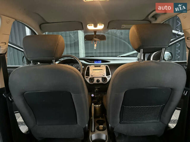 Сірий Хендай і20, об'ємом двигуна 1.25 л та пробігом 200 тис. км за 5500 $, фото 12 на Automoto.ua