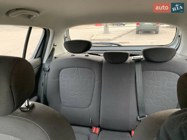 Сірий Хендай і20, об'ємом двигуна 1.2 л та пробігом 203 тис. км за 4500 $, фото 9 на Automoto.ua