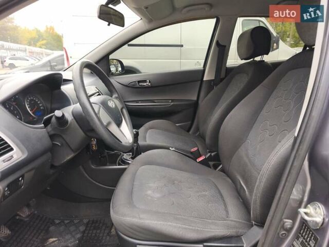 Хендай и20 2012 в Днепре (Днепропетровске) на Automoto.ua Серый Хендай и20, объемом двигателя 1.25 л и пробегом 90 тыс. км за 6450 $, фото 10 на Automoto.ua