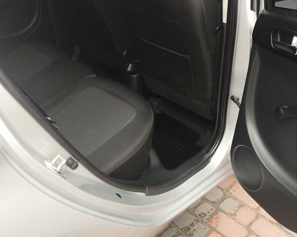 Серый Хендай и20, объемом двигателя 1.12 л и пробегом 172 тыс. км за 6800 $, фото 11 на Automoto.ua