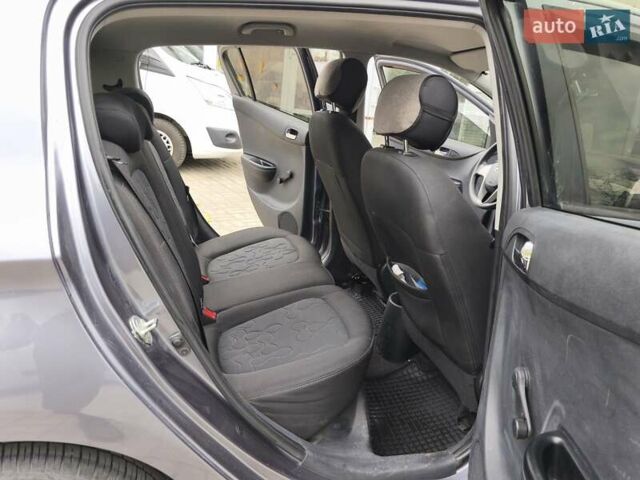 Хендай и20 2012 в Днепре (Днепропетровске) на Automoto.ua Серый Хендай и20, объемом двигателя 1.25 л и пробегом 90 тыс. км за 6450 $, фото 13 на Automoto.ua