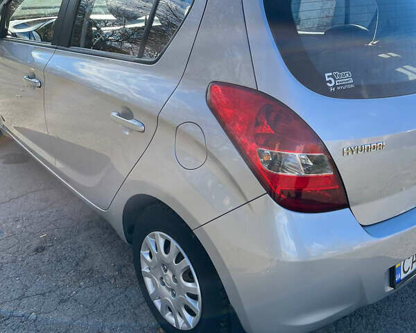 Сірий Хендай і20, об'ємом двигуна 1.25 л та пробігом 112 тис. км за 5550 $, фото 8 на Automoto.ua
