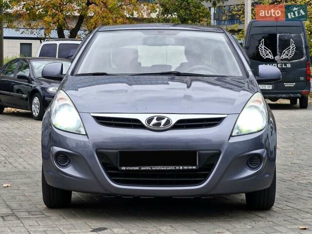 Хендай и20 2012 в Днепре (Днепропетровске) на Automoto.ua Серый Хендай и20, объемом двигателя 1.25 л и пробегом 90 тыс. км за 6450 $, фото 3 на Automoto.ua