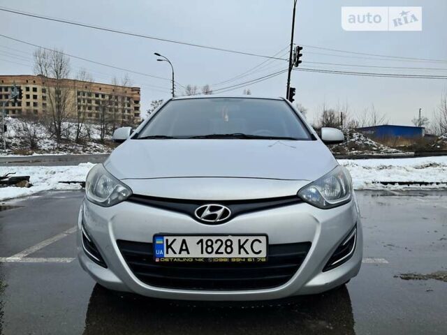 Серый Хендай и20, объемом двигателя 1.25 л и пробегом 285 тыс. км за 5400 $, фото 6 на Automoto.ua