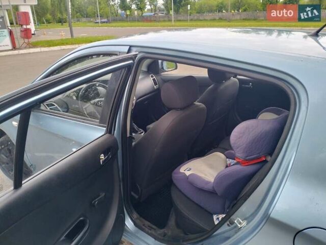 Сірий Хендай і20, об'ємом двигуна 1.25 л та пробігом 220 тис. км за 5200 $, фото 5 на Automoto.ua