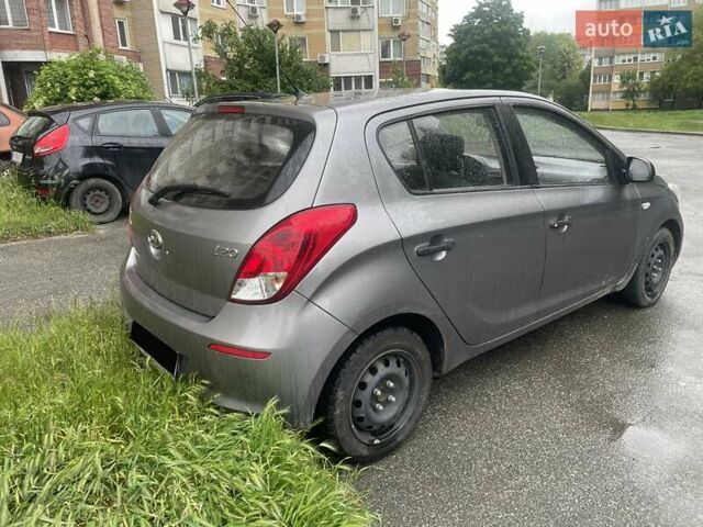 Серый Хендай и20, объемом двигателя 1.25 л и пробегом 147 тыс. км за 6000 $, фото 6 на Automoto.ua