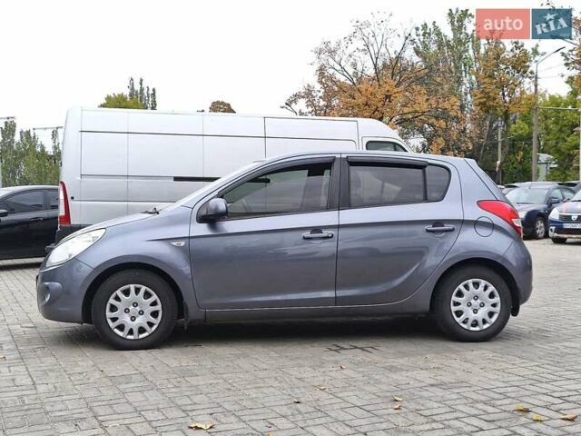 Хендай и20 2012 в Днепре (Днепропетровске) на Automoto.ua Серый Хендай и20, объемом двигателя 1.25 л и пробегом 90 тыс. км за 6450 $, фото 9 на Automoto.ua