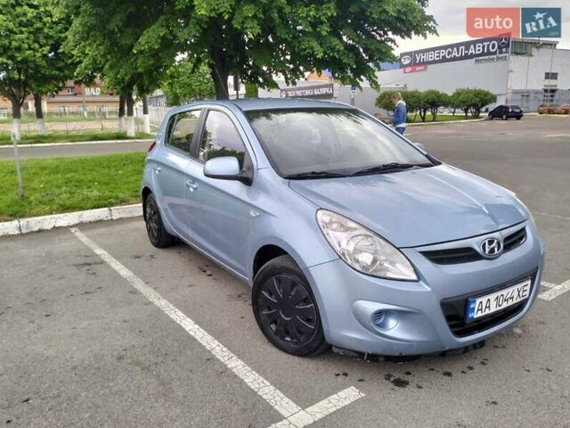 Сірий Хендай і20, об'ємом двигуна 1.25 л та пробігом 220 тис. км за 5200 $, фото 2 на Automoto.ua
