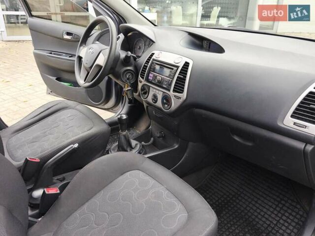Хендай и20 2012 в Днепре (Днепропетровске) на Automoto.ua Серый Хендай и20, объемом двигателя 1.25 л и пробегом 90 тыс. км за 6450 $, фото 14 на Automoto.ua