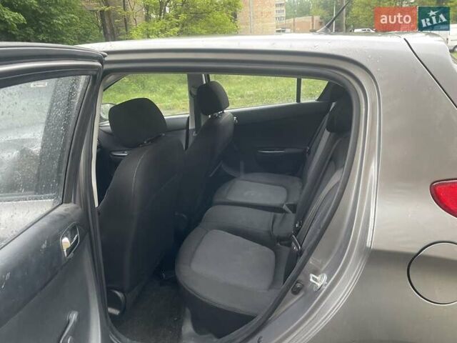 Серый Хендай и20, объемом двигателя 1.25 л и пробегом 147 тыс. км за 6000 $, фото 12 на Automoto.ua