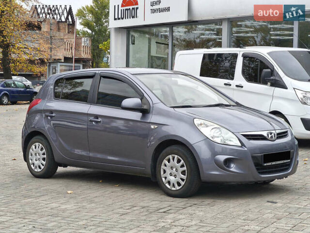 Хендай и20 2012 в Днепре (Днепропетровске) на Automoto.ua Серый Хендай и20, объемом двигателя 1.25 л и пробегом 90 тыс. км за 6450 $, фото 5 на Automoto.ua