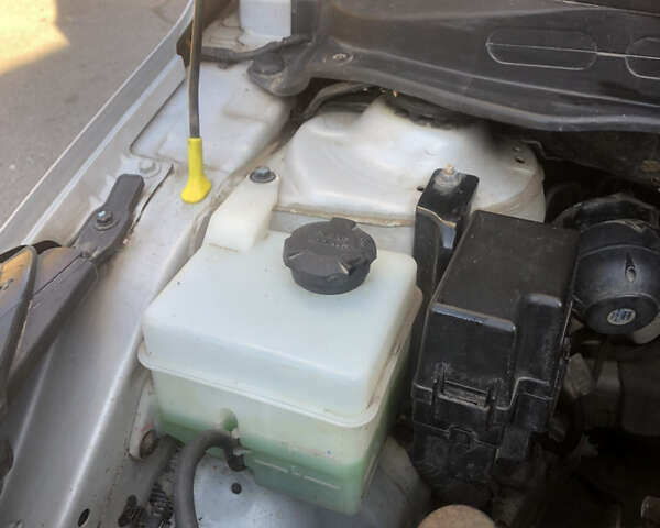 Серый Хендай и20, объемом двигателя 1.12 л и пробегом 215 тыс. км за 6500 $, фото 12 на Automoto.ua