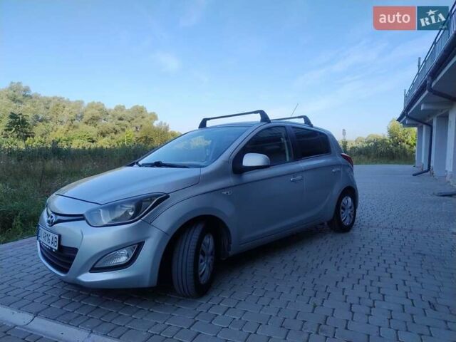 Серый Хендай и20, объемом двигателя 1.2 л и пробегом 230 тыс. км за 4999 $, фото 1 на Automoto.ua