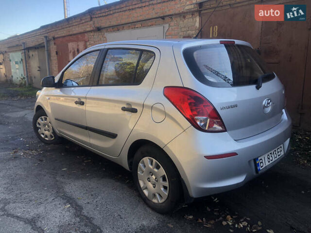 Серый Хендай и20, объемом двигателя 1.12 л и пробегом 215 тыс. км за 6500 $, фото 4 на Automoto.ua