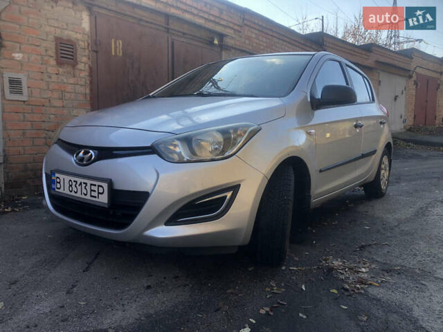 Серый Хендай и20, объемом двигателя 1.12 л и пробегом 215 тыс. км за 6500 $, фото 2 на Automoto.ua