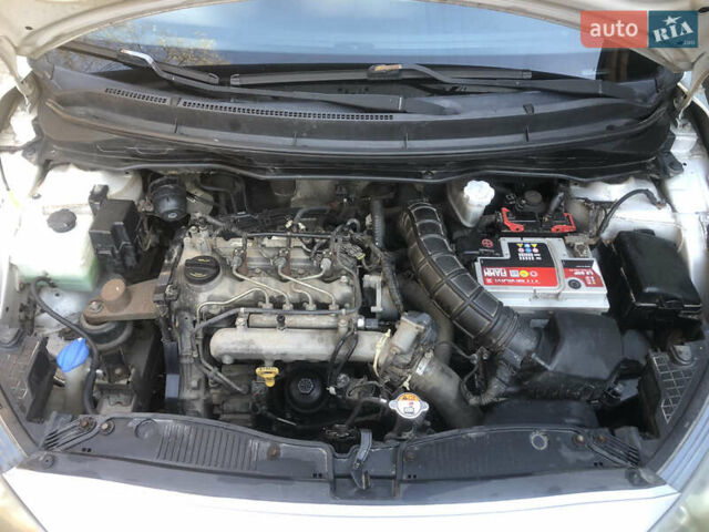 Серый Хендай и20, объемом двигателя 1.12 л и пробегом 215 тыс. км за 6500 $, фото 10 на Automoto.ua