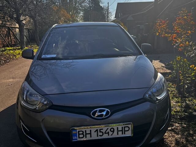 Серый Хендай и20, объемом двигателя 1.4 л и пробегом 110 тыс. км за 7500 $, фото 7 на Automoto.ua