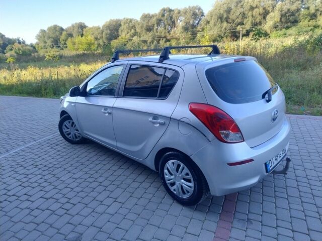 Сірий Хендай і20, об'ємом двигуна 1.2 л та пробігом 230 тис. км за 5999 $, фото 2 на Automoto.ua