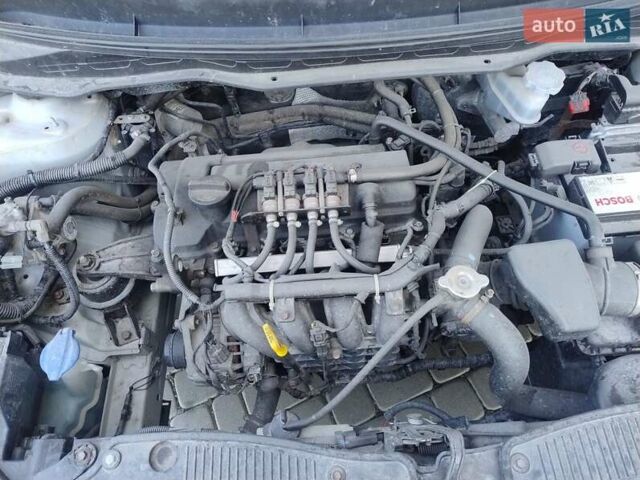 Хендай и20 2013 в Тернополе на Automoto.ua Серый Хендай и20, объемом двигателя 1.2 л и пробегом 230 тыс. км за 4799 $, фото 10 на Automoto.ua