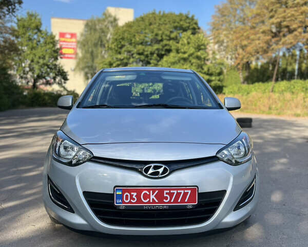 Сірий Хендай і20, об'ємом двигуна 1.4 л та пробігом 177 тис. км за 9600 $, фото 8 на Automoto.ua