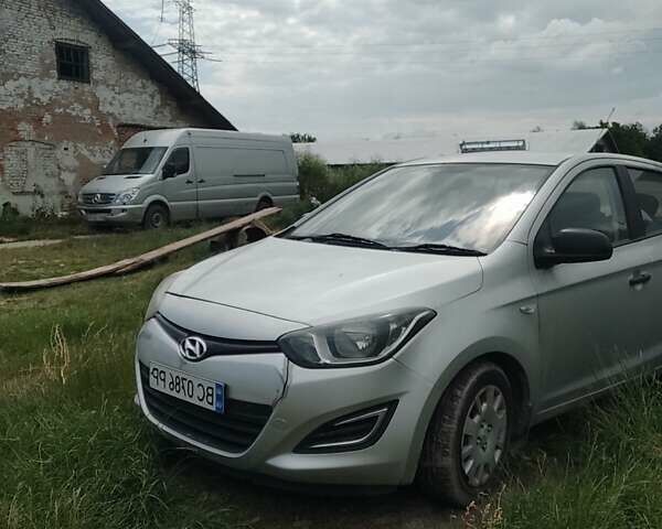Сірий Хендай і20, об'ємом двигуна 1.25 л та пробігом 300 тис. км за 5200 $, фото 18 на Automoto.ua