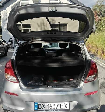 Серый Хендай и20, объемом двигателя 1.4 л и пробегом 99 тыс. км за 7300 $, фото 9 на Automoto.ua