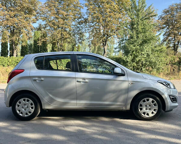 Сірий Хендай і20, об'ємом двигуна 1.4 л та пробігом 177 тис. км за 9600 $, фото 1 на Automoto.ua